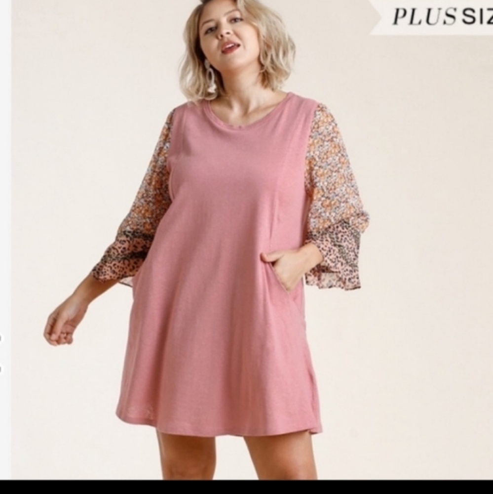 Plus size bohemian linen with leopard print sleeves
